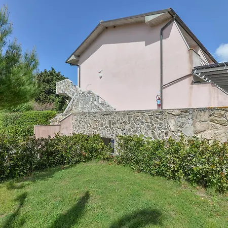 Dolores Appartement Pila (Livorno)